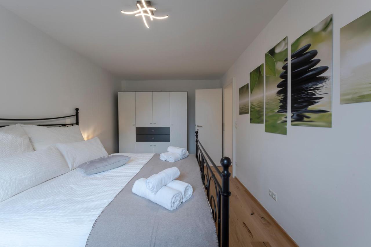 Tamliving Ljubljana 2Br Center 3 Bridges Great View Kitchen Apartment Exterior photo