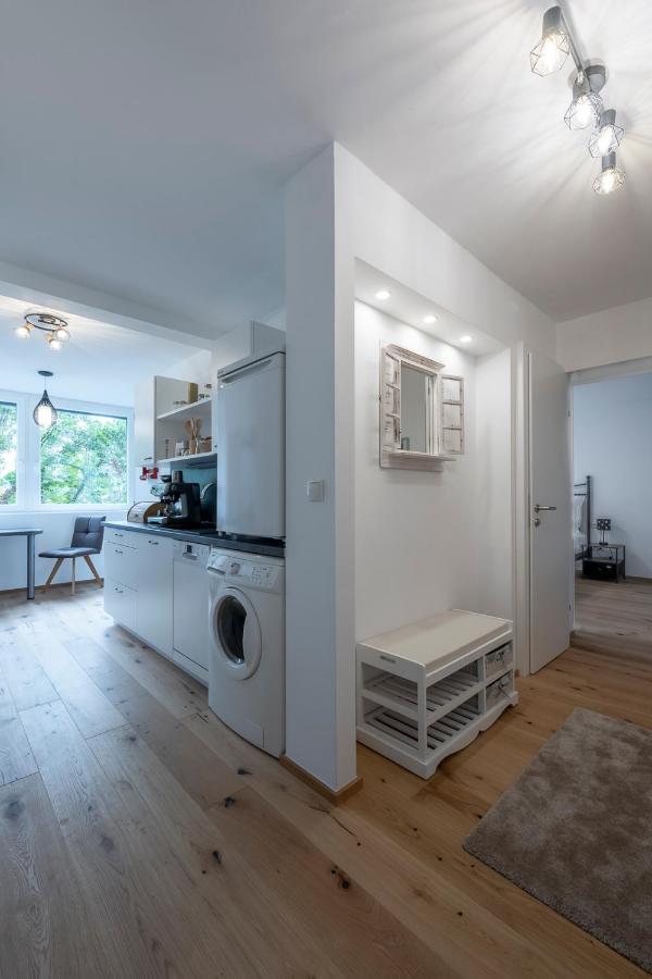 Tamliving Ljubljana 2Br Center 3 Bridges Great View Kitchen Apartment Exterior photo
